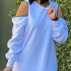 Hoodie Sweater with could shoulder